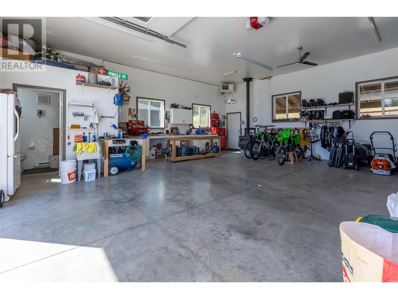 6400 1 Avenue Nw. Salmon Arm, British Columbia