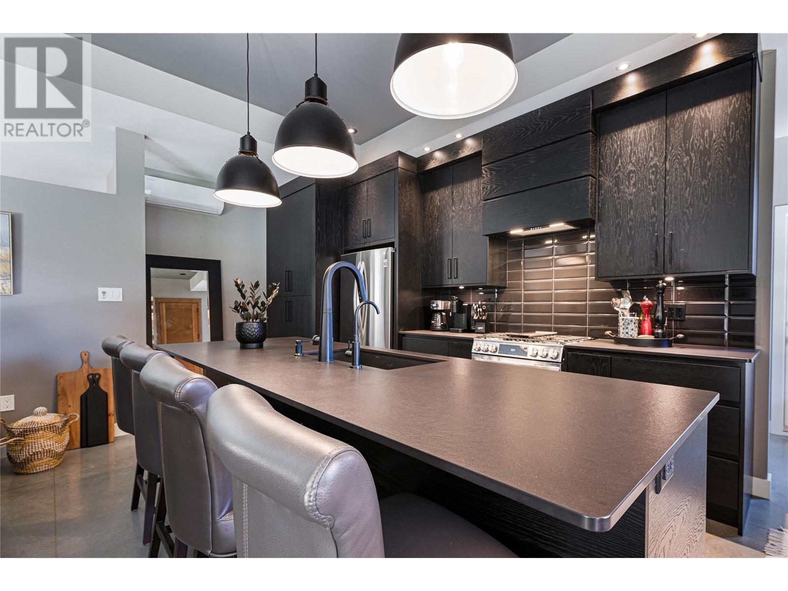 6400 1 Avenue Nw. Salmon Arm, British Columbia