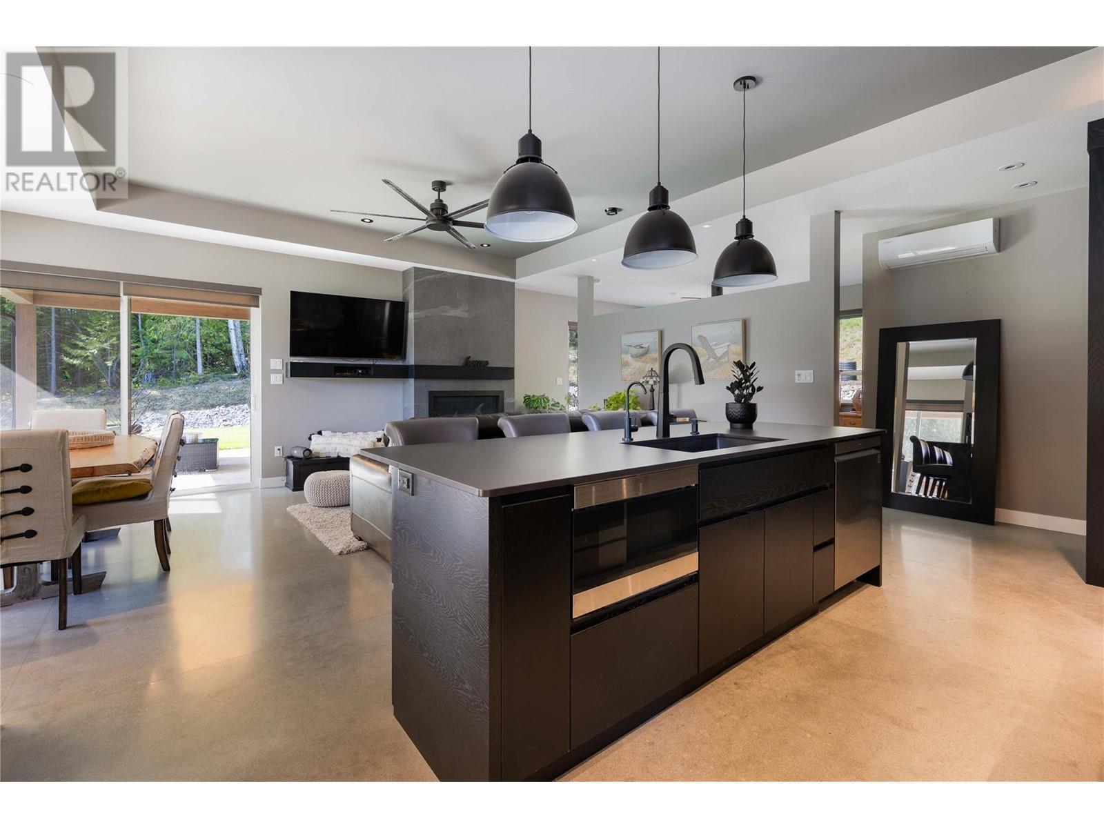 6400 1 Avenue Nw. Salmon Arm, British Columbia