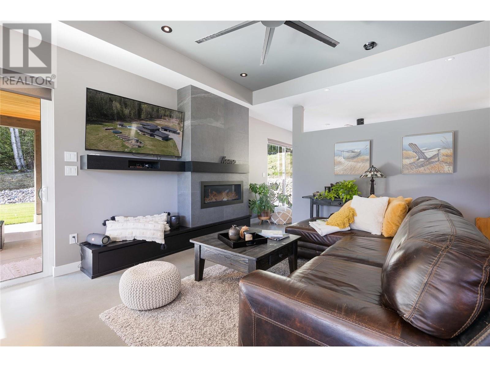 6400 1 Avenue Nw. Salmon Arm, British Columbia