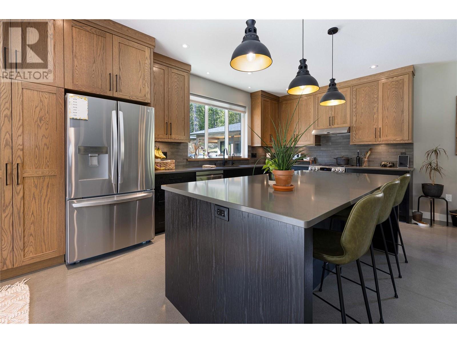 6400 1 Avenue Nw. Salmon Arm, British Columbia