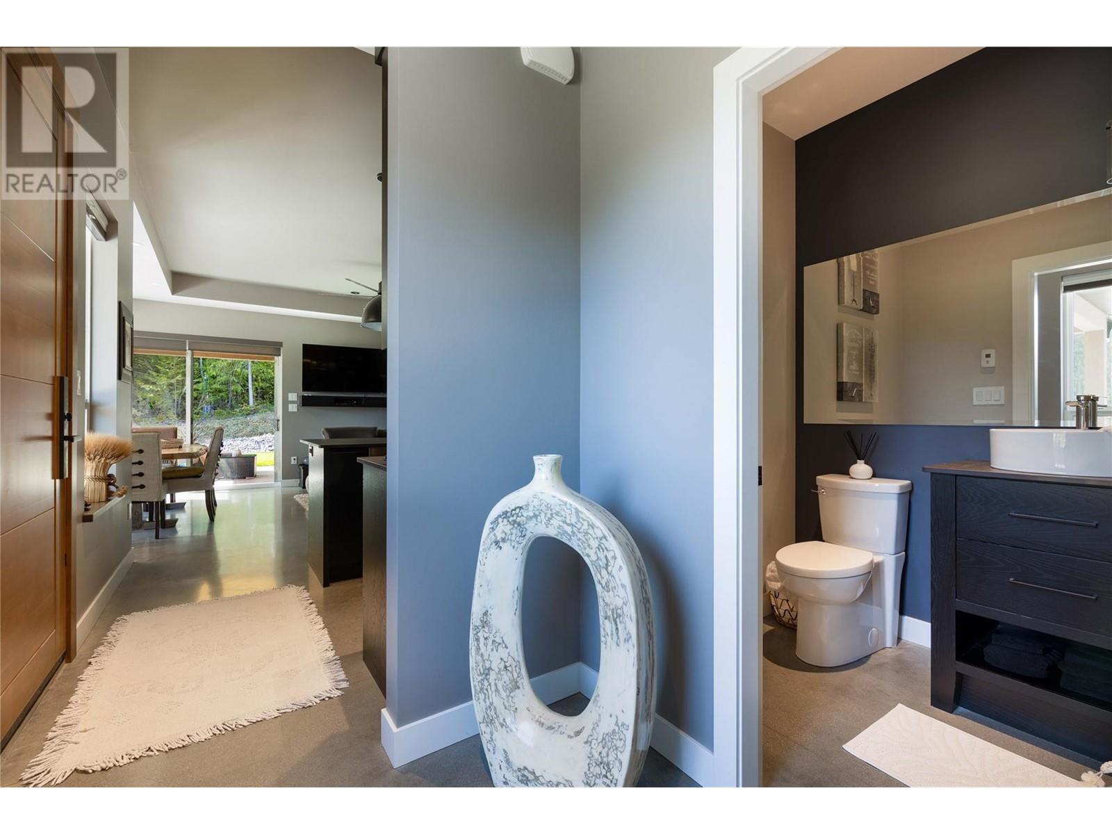 6400 1 Avenue Nw. Salmon Arm, British Columbia