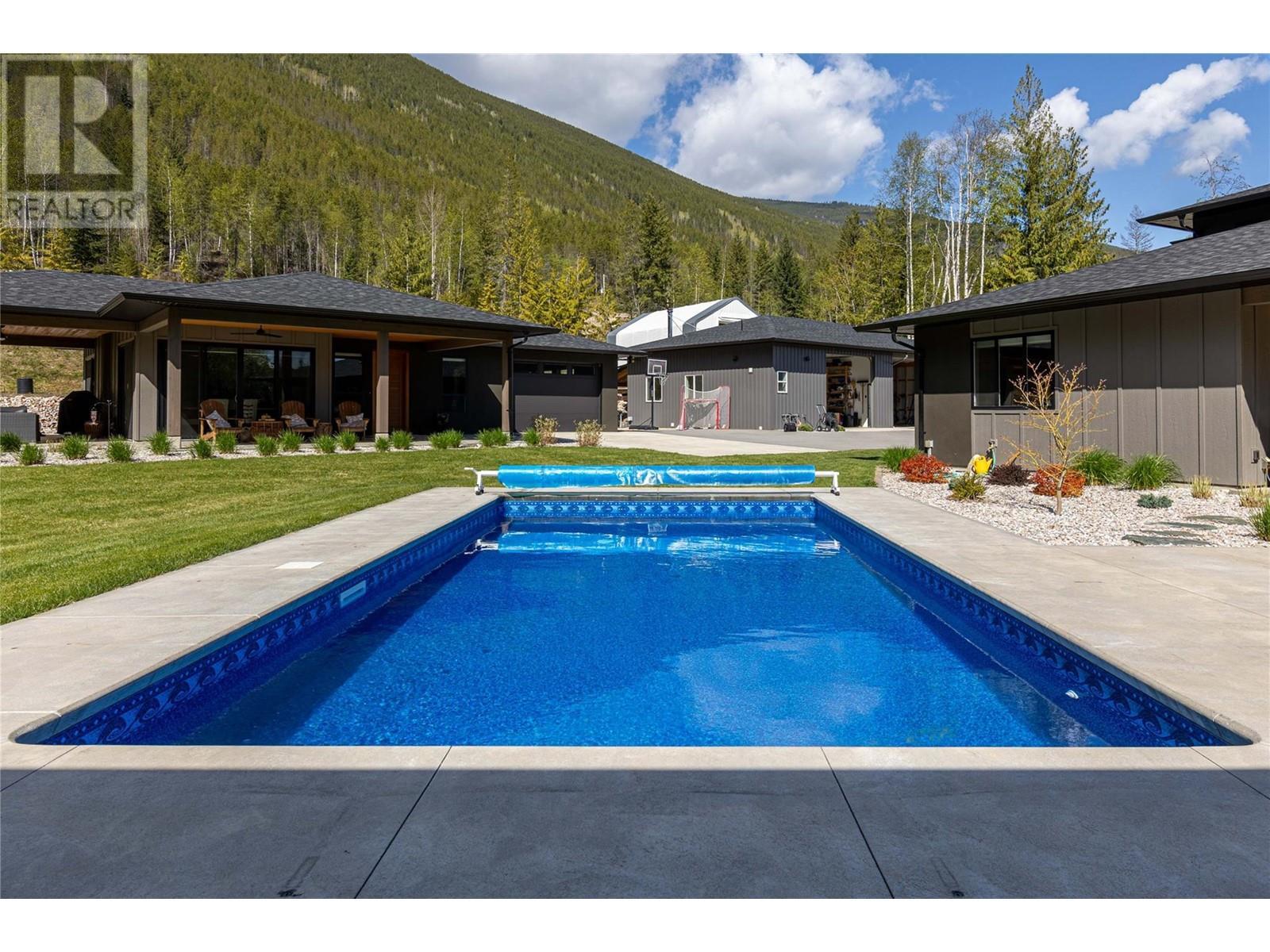 6400 1 Avenue Nw. Salmon Arm, British Columbia