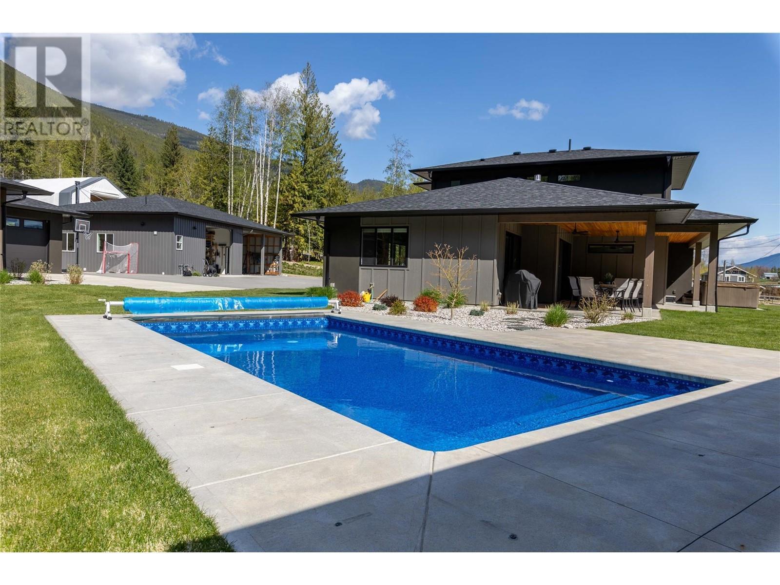 6400 1 Avenue Nw. Salmon Arm, British Columbia