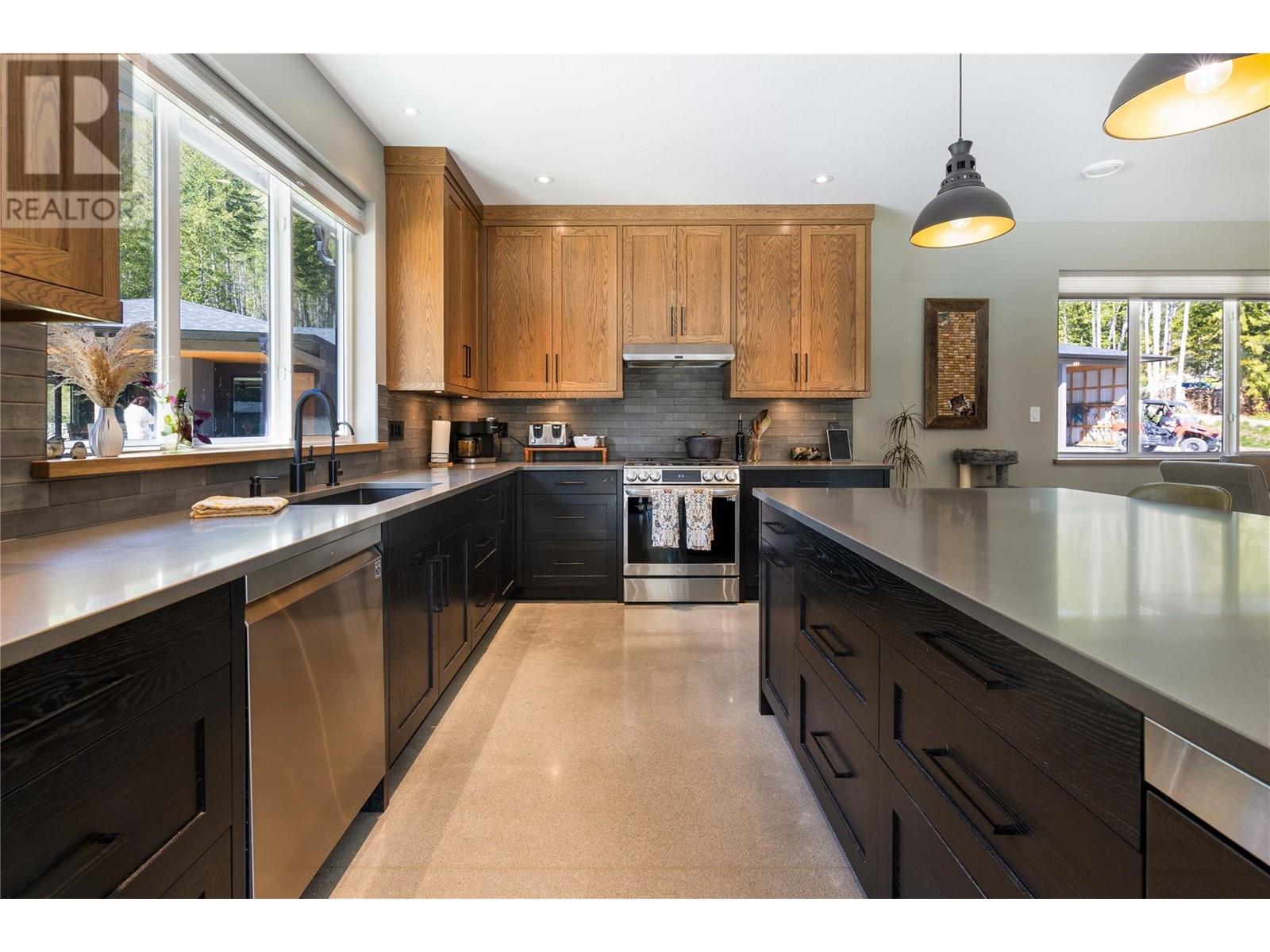 6400 1 Avenue Nw. Salmon Arm, British Columbia