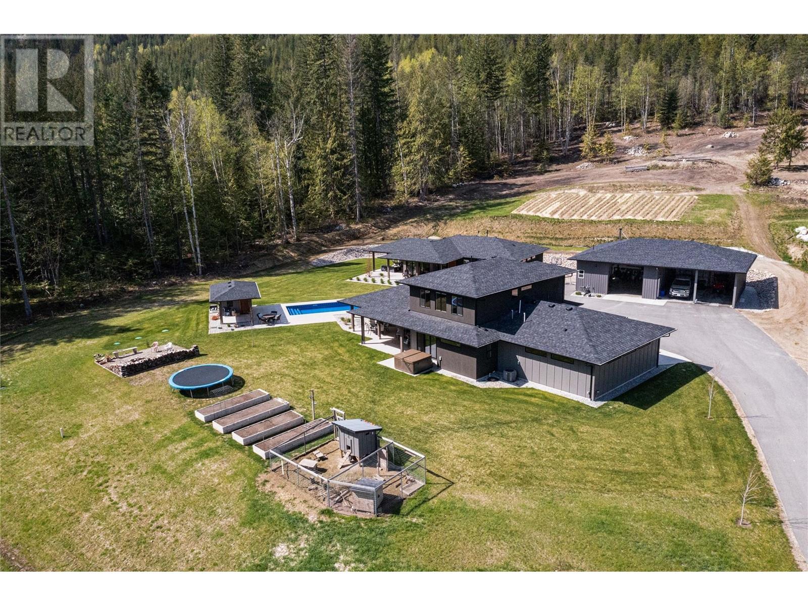 6400 1 Avenue Nw. Salmon Arm, British Columbia