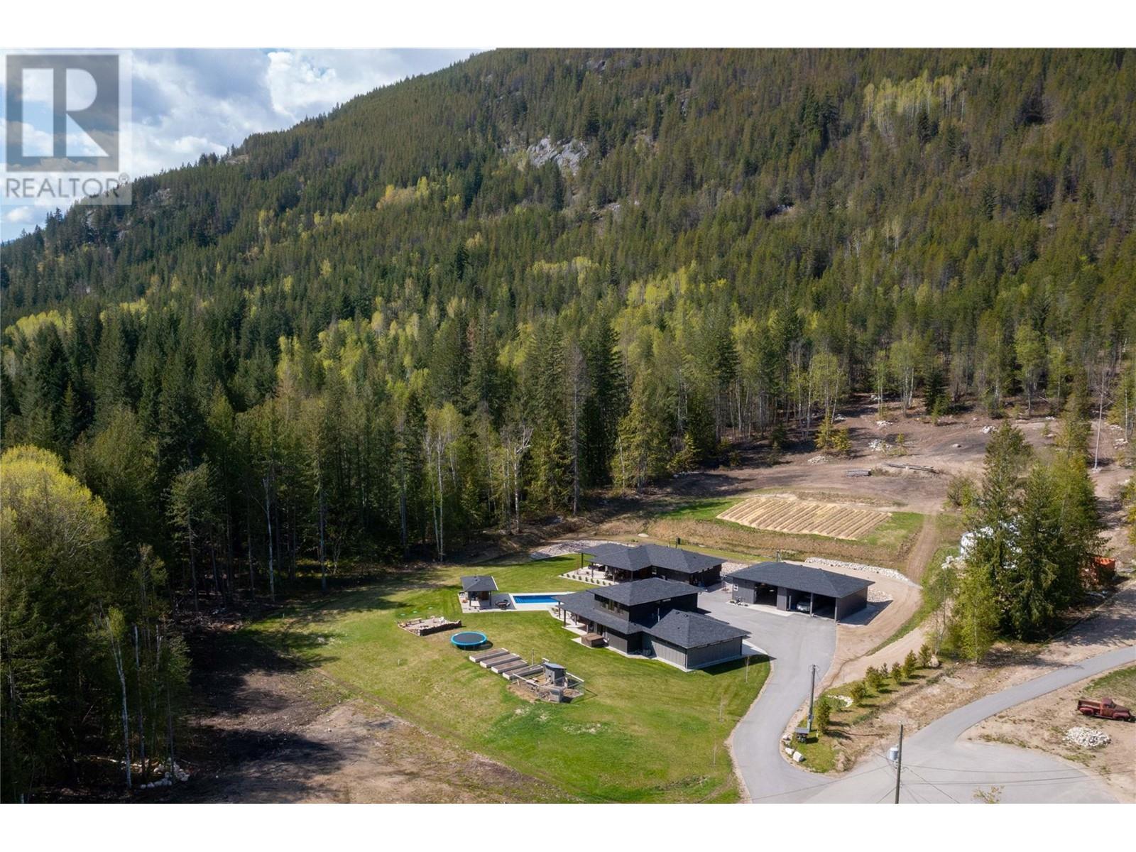 6400 1 Avenue Nw. Salmon Arm, British Columbia