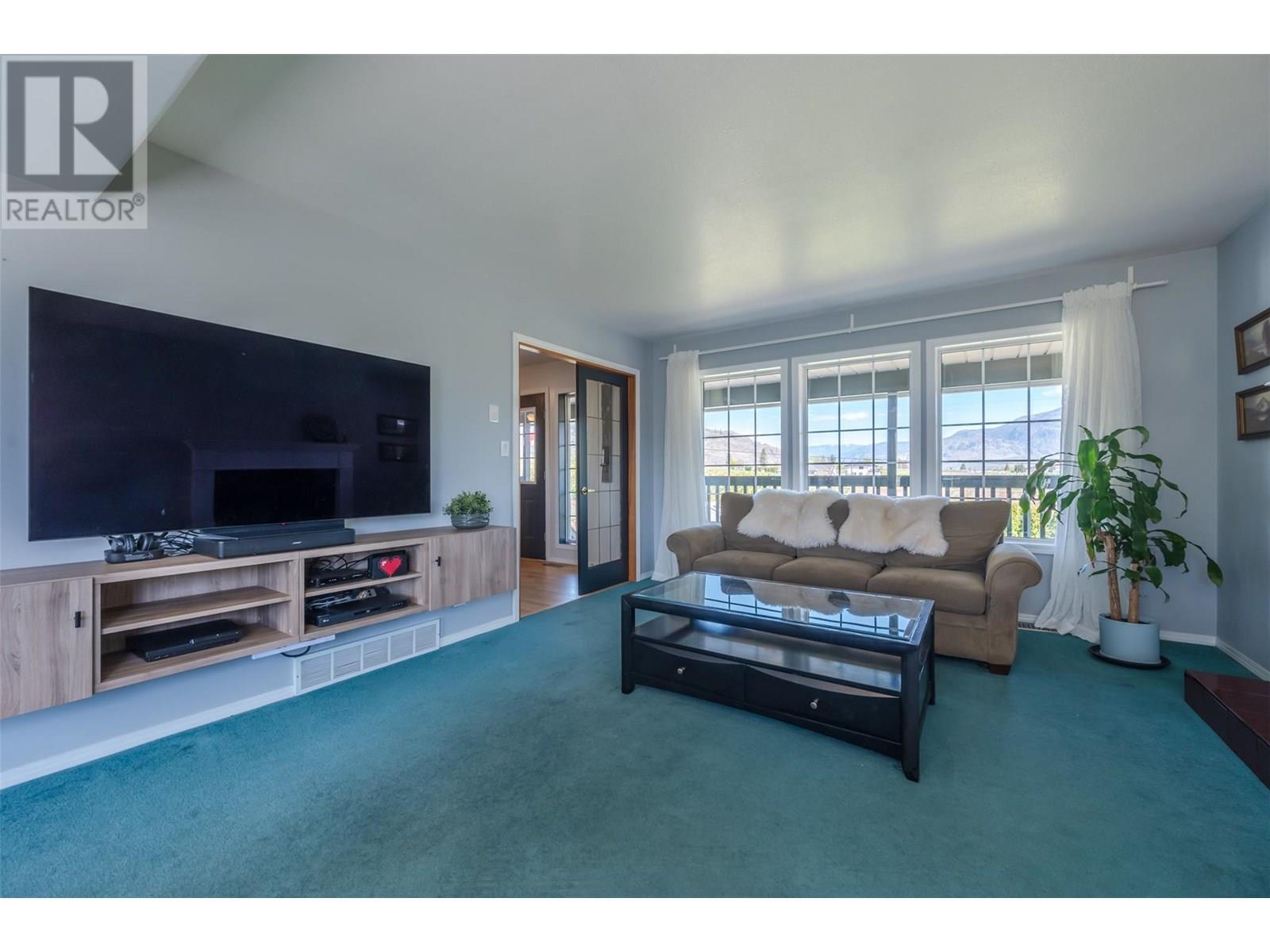 445 5 Road. Oliver, British Columbia