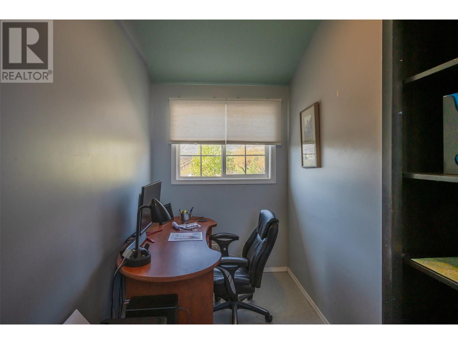 445 5 Road. Oliver, British Columbia