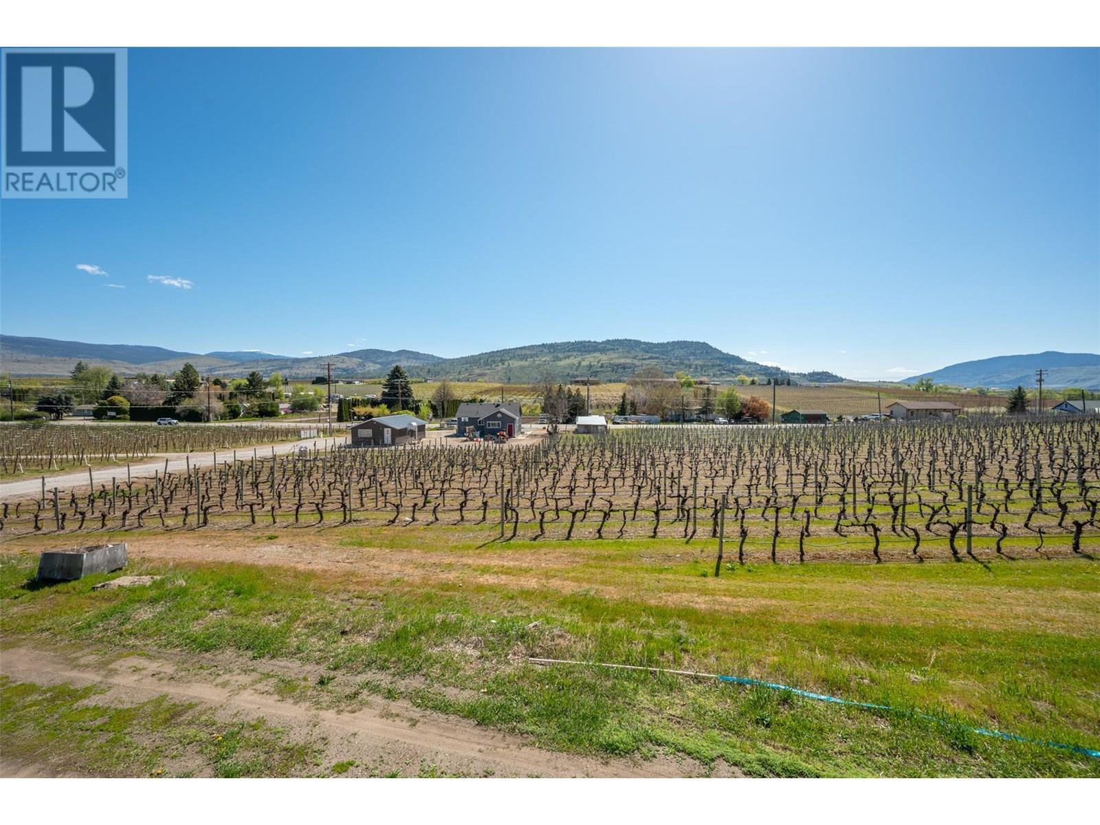 445 5 Road. Oliver, British Columbia