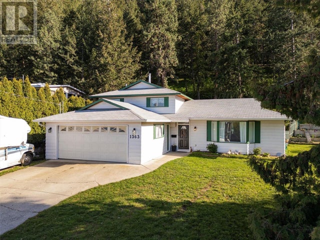 1363 Ponderosa Road, West Kelowna