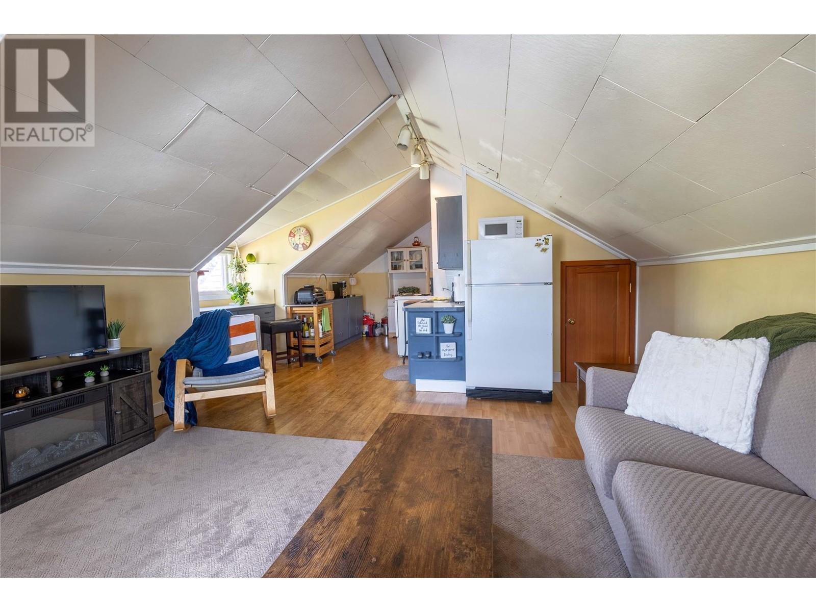 320 Okanagan Avenue Se. Salmon Arm, British Columbia