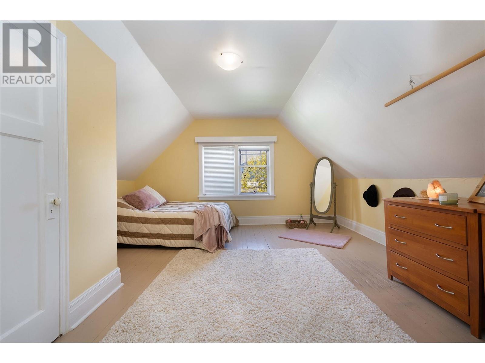 320 Okanagan Avenue Se. Salmon Arm, British Columbia