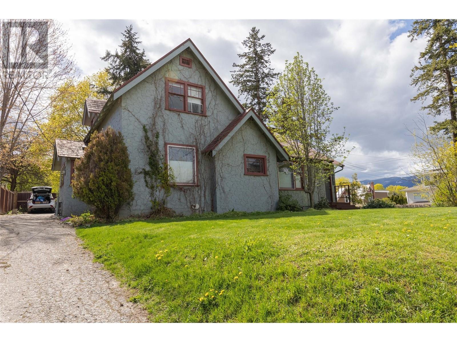 320 Okanagan Avenue Se. Salmon Arm, British Columbia