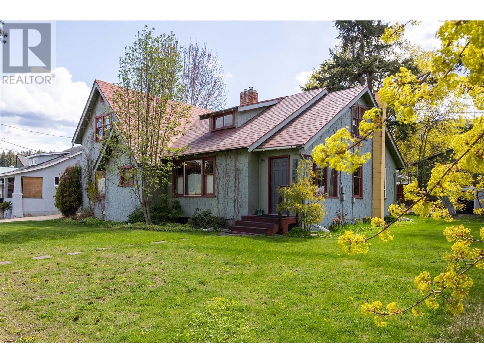 320 Okanagan Avenue Se. Salmon Arm, British Columbia