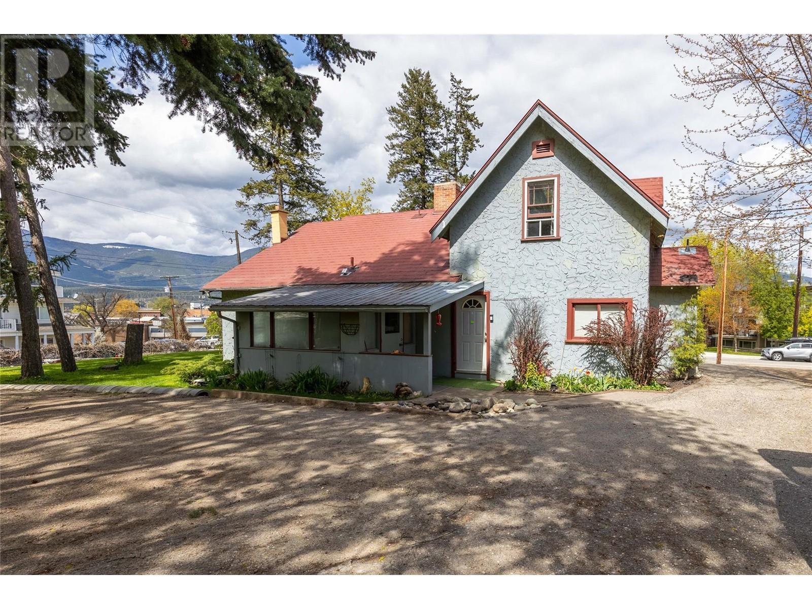 320 Okanagan Avenue Se. Salmon Arm, British Columbia