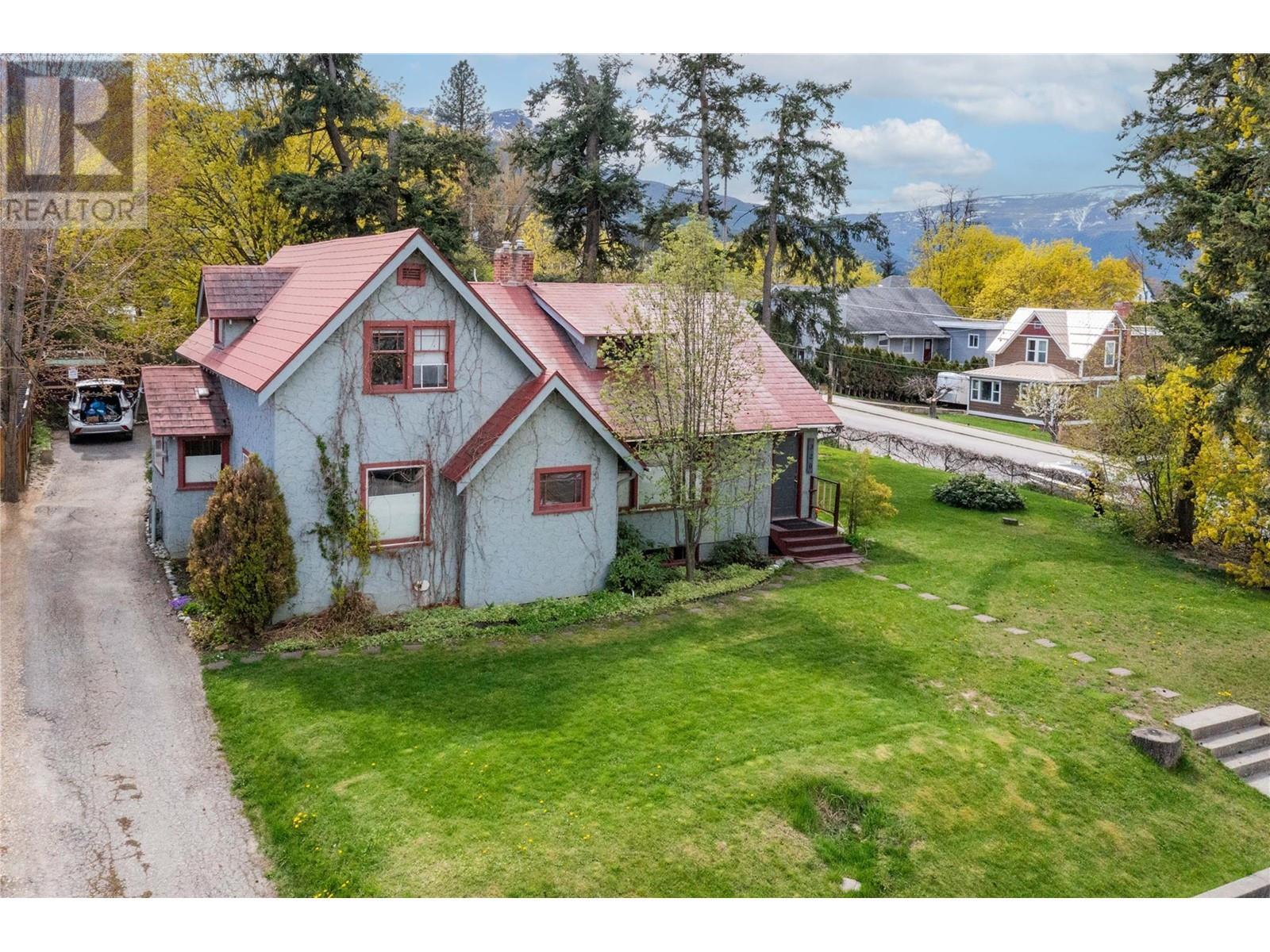 320 Okanagan Avenue Se. Salmon Arm, British Columbia
