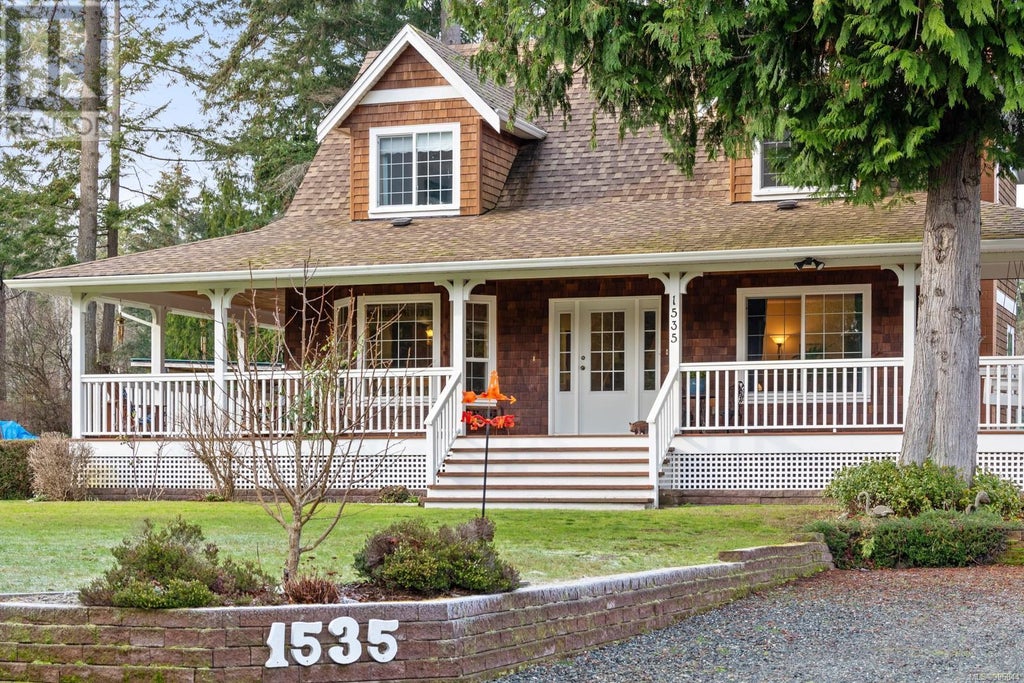 1535 Baikie Road, Denman Island