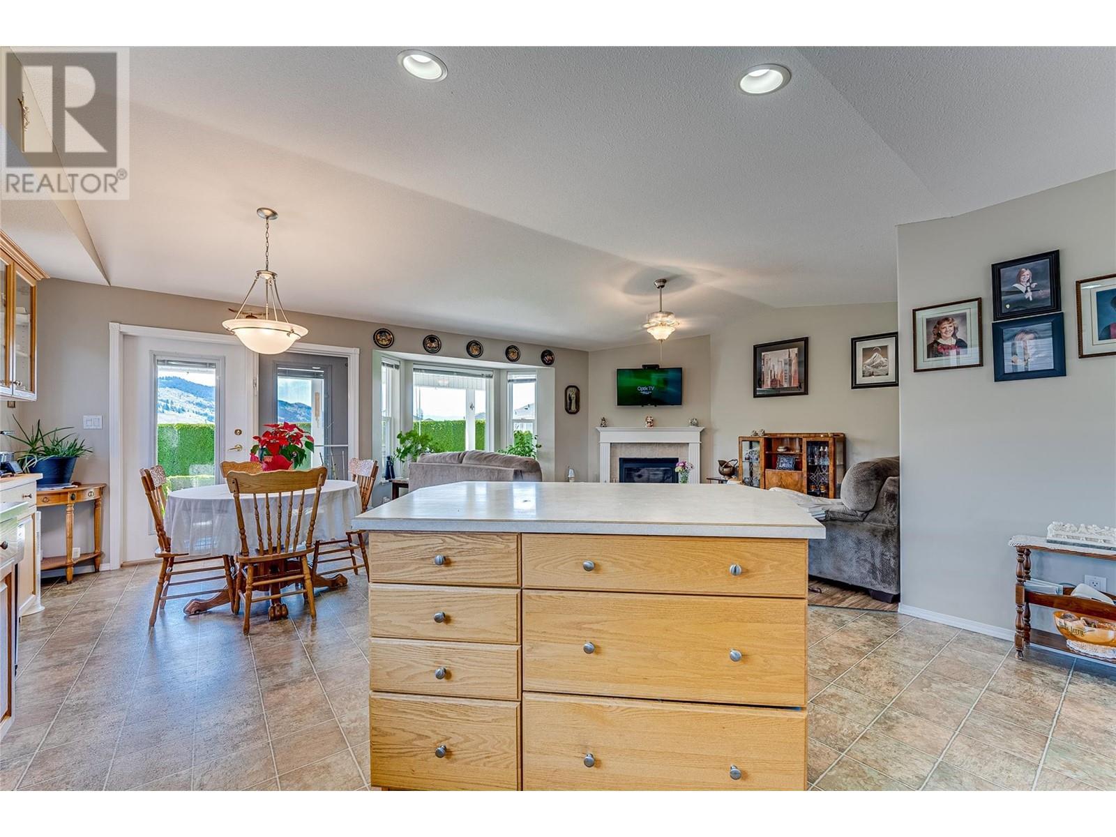 855 8 Avenue. Vernon, British Columbia