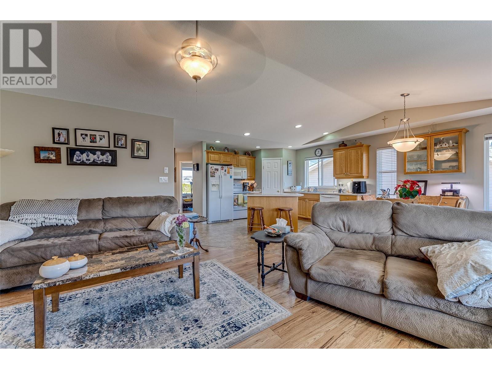 855 8 Avenue. Vernon, British Columbia