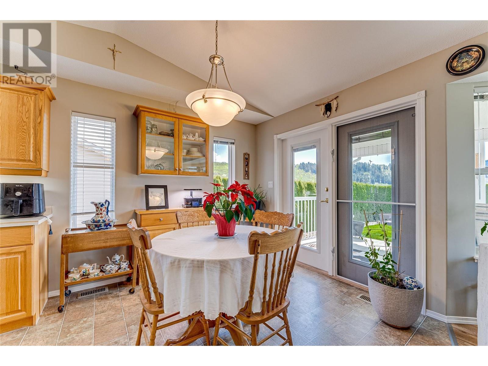 855 8 Avenue. Vernon, British Columbia