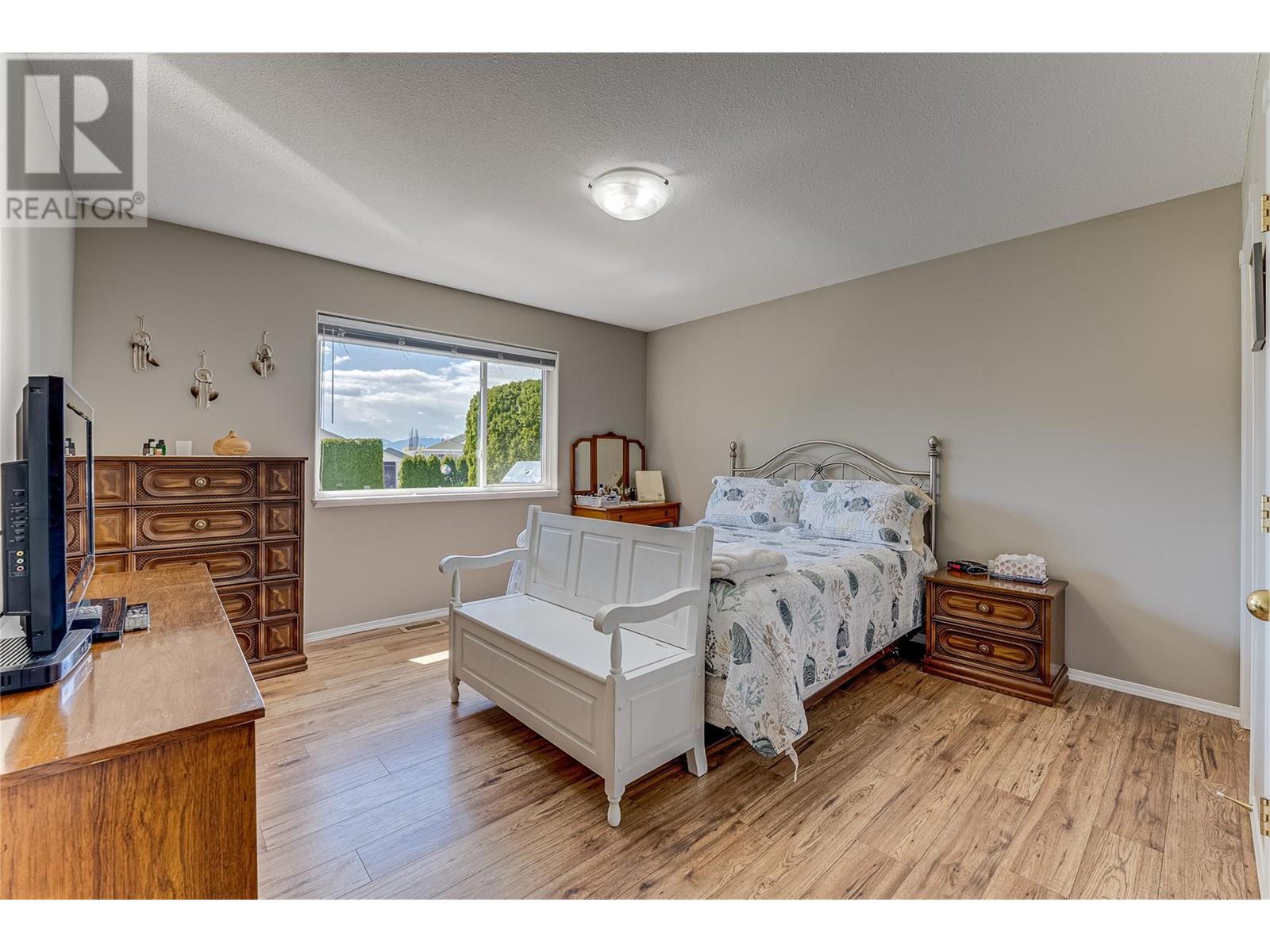 855 8 Avenue. Vernon, British Columbia