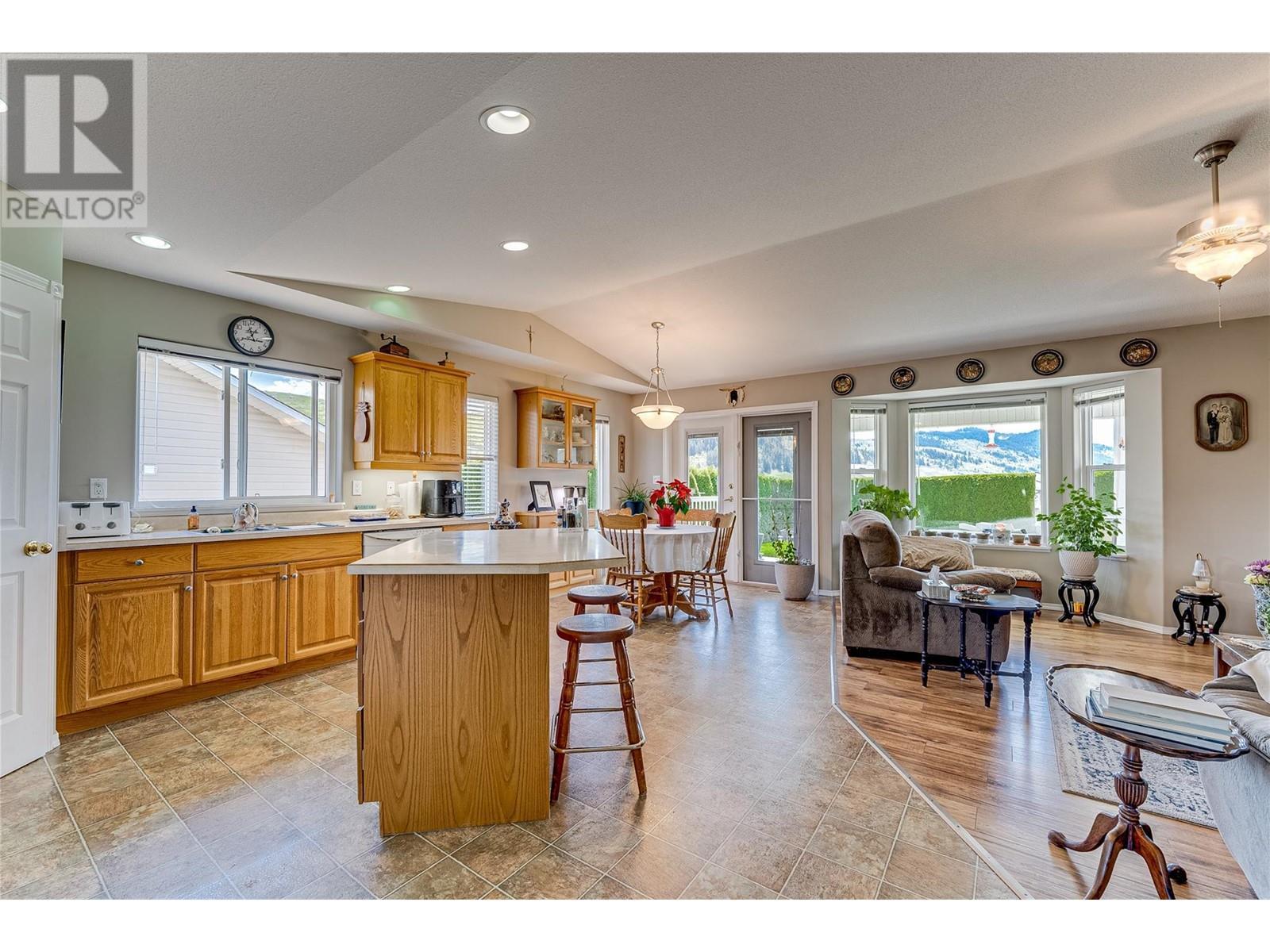 855 8 Avenue. Vernon, British Columbia