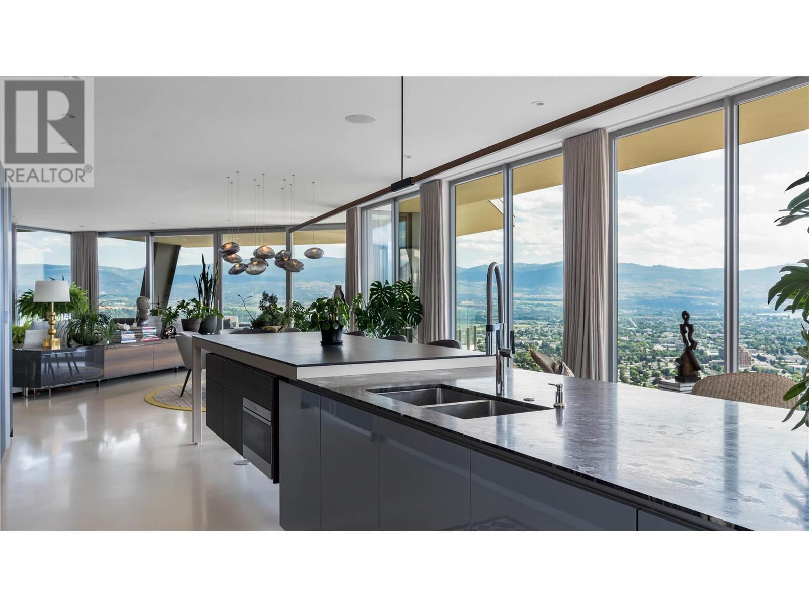 764 Rockcliffe Place. Kelowna, British Columbia