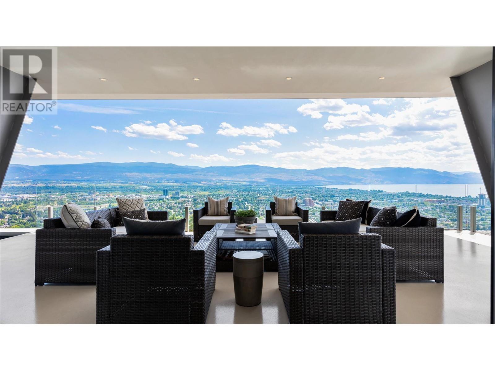 764 Rockcliffe Place. Kelowna, British Columbia