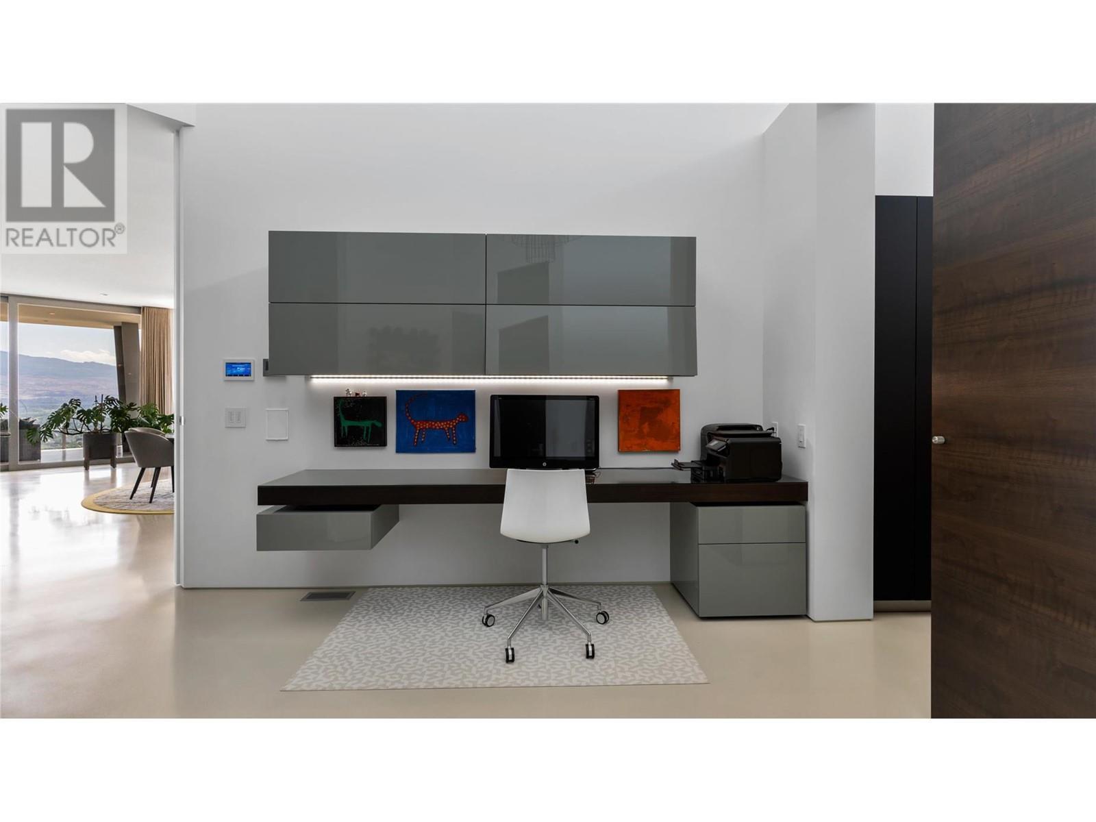 764 Rockcliffe Place. Kelowna, British Columbia