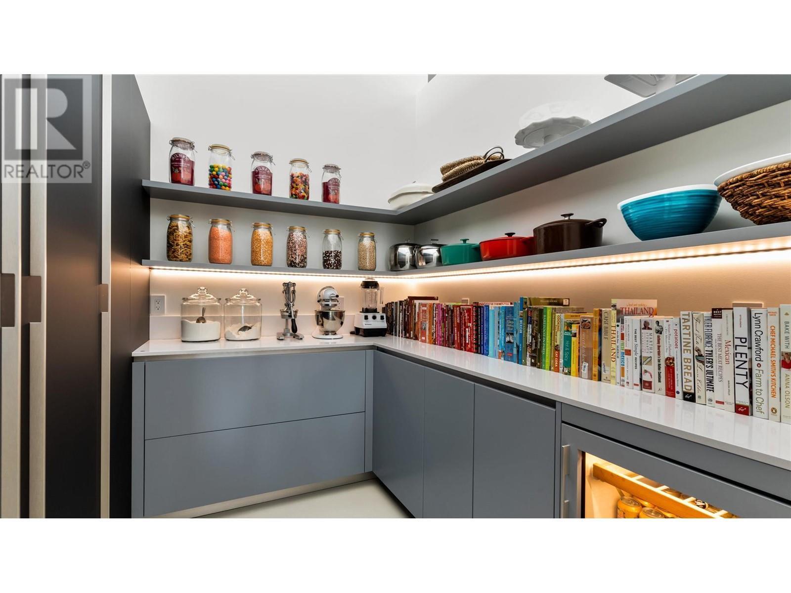 764 Rockcliffe Place. Kelowna, British Columbia