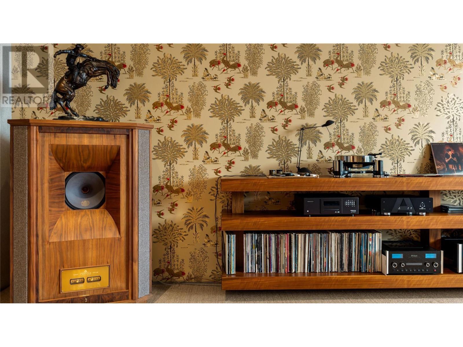 764 Rockcliffe Place. Kelowna, British Columbia