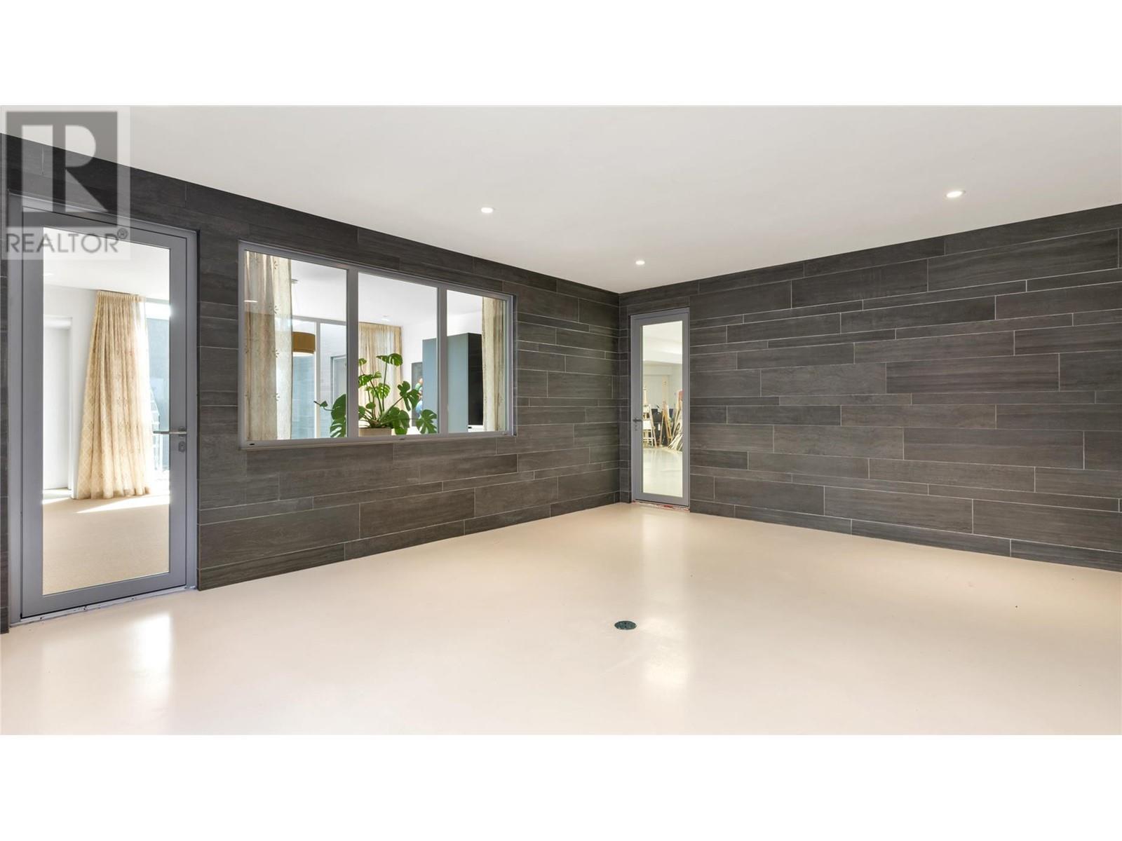 764 Rockcliffe Place. Kelowna, British Columbia