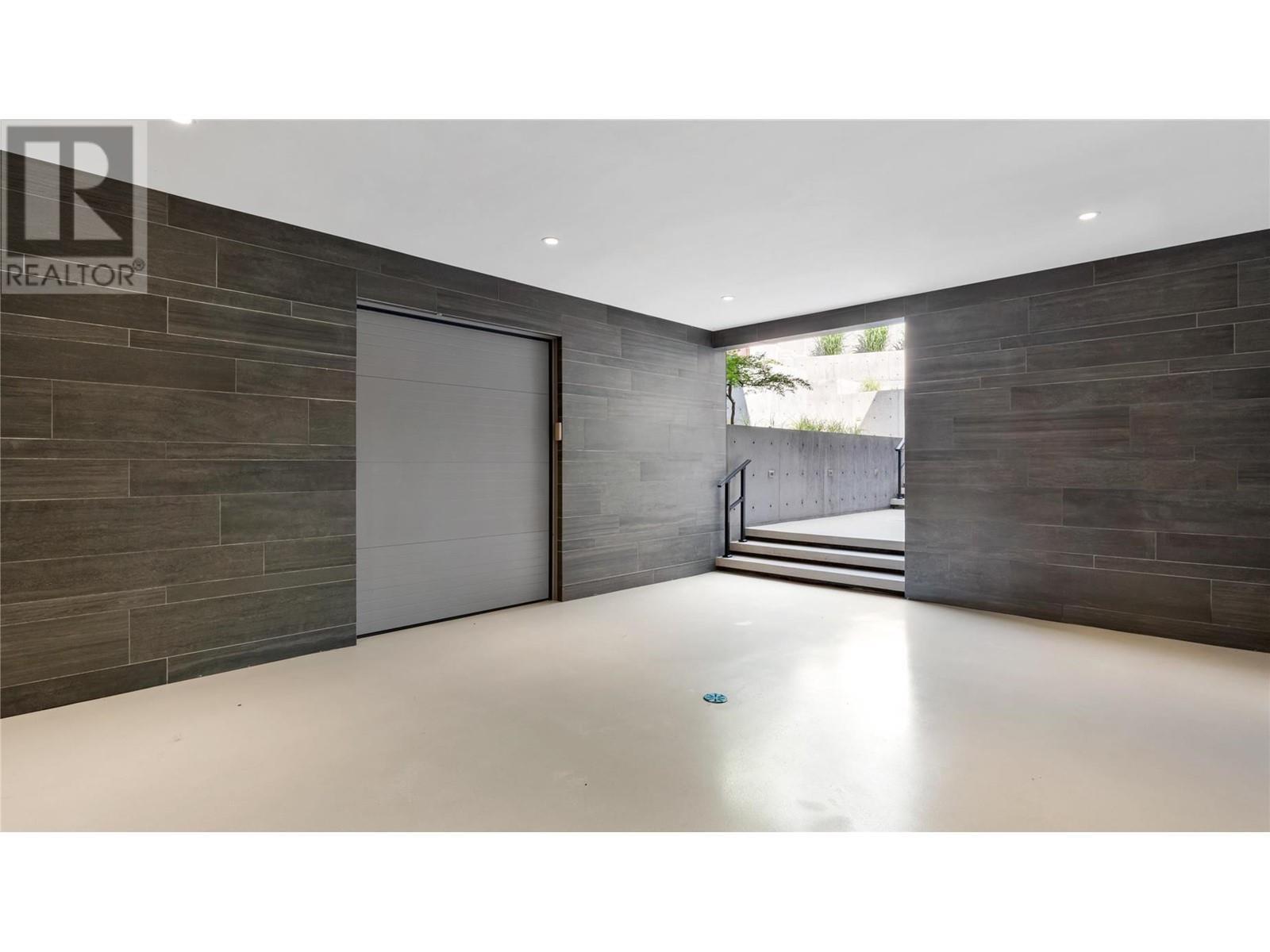 764 Rockcliffe Place. Kelowna, British Columbia