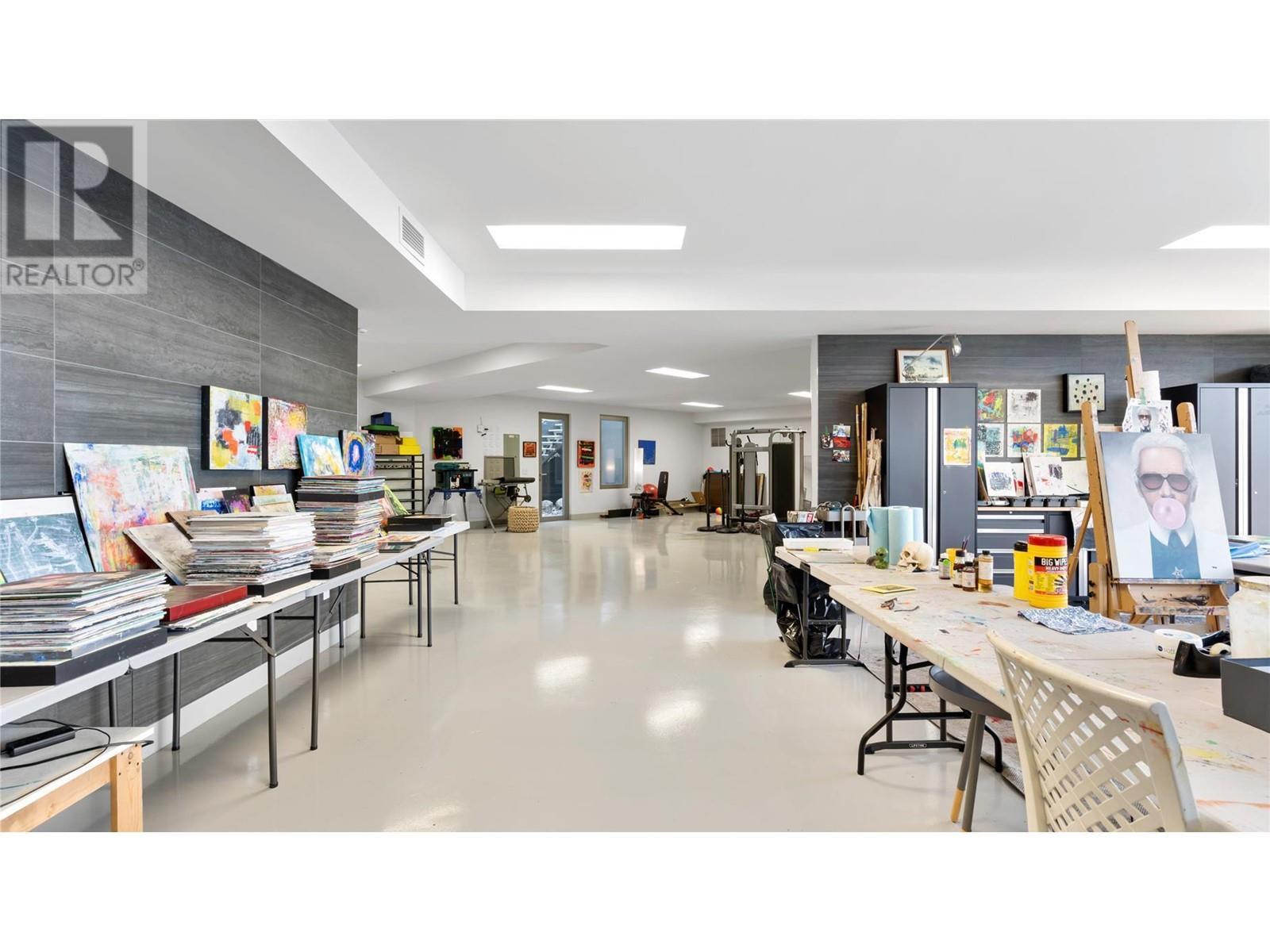 764 Rockcliffe Place. Kelowna, British Columbia