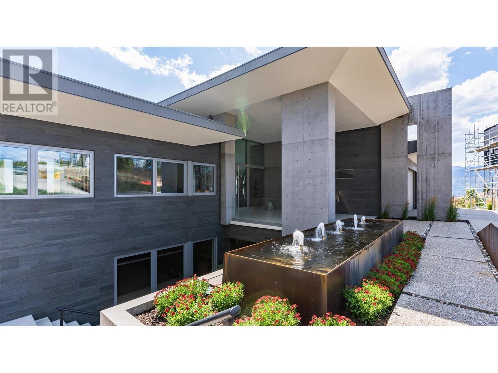 764 Rockcliffe Place. Kelowna, British Columbia