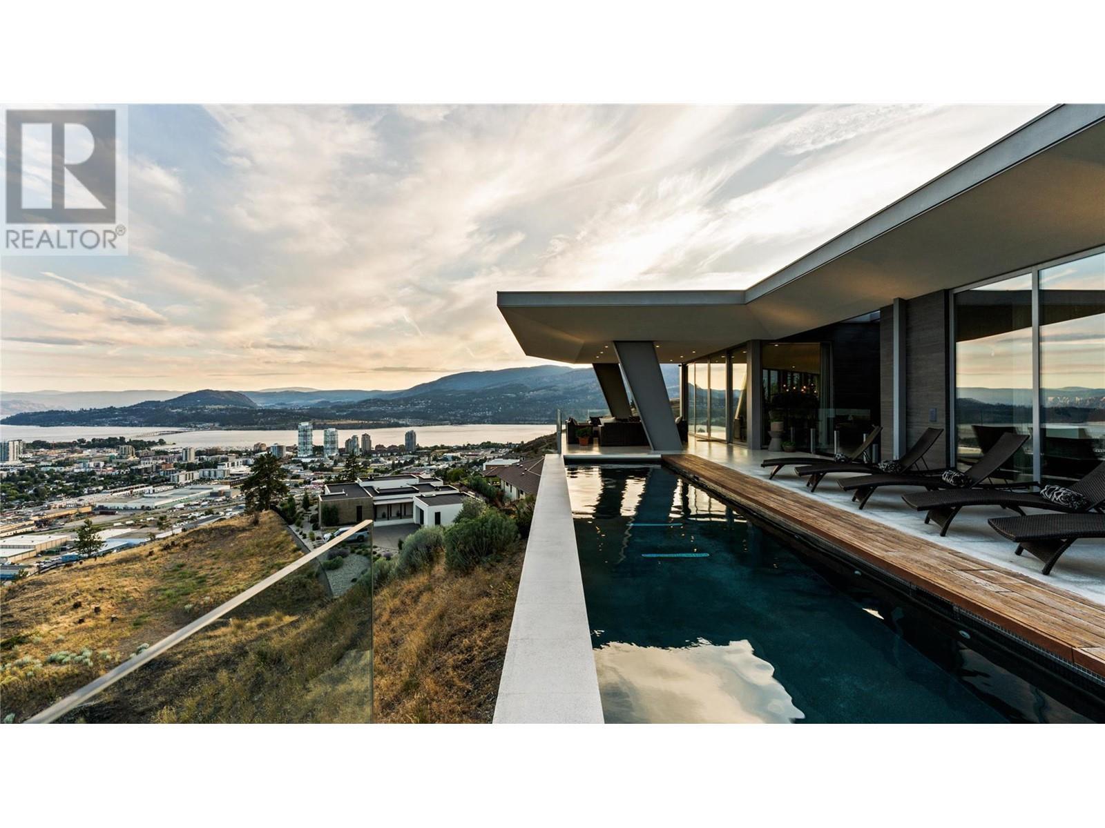 764 Rockcliffe Place. Kelowna, British Columbia