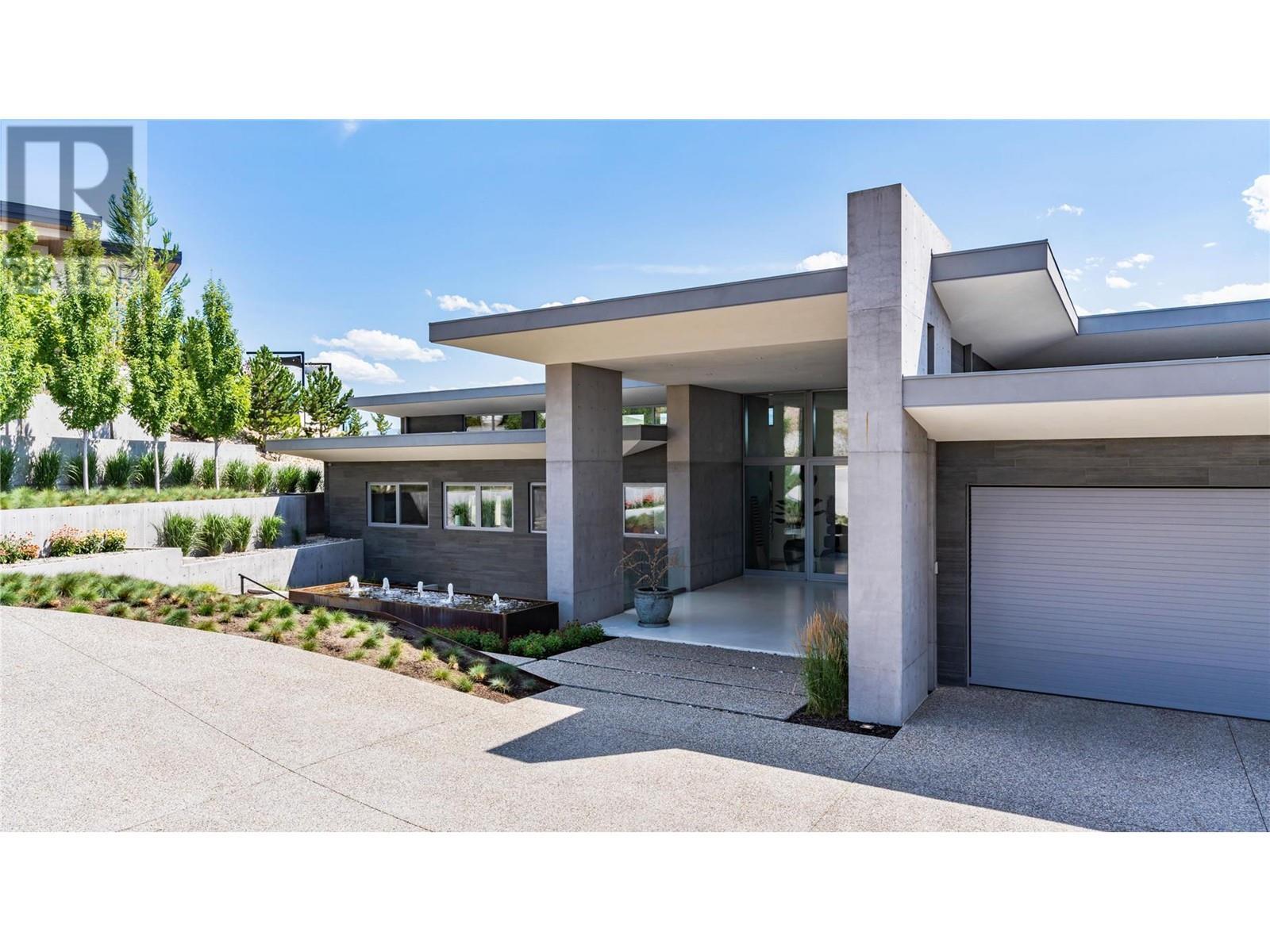 764 Rockcliffe Place. Kelowna, British Columbia