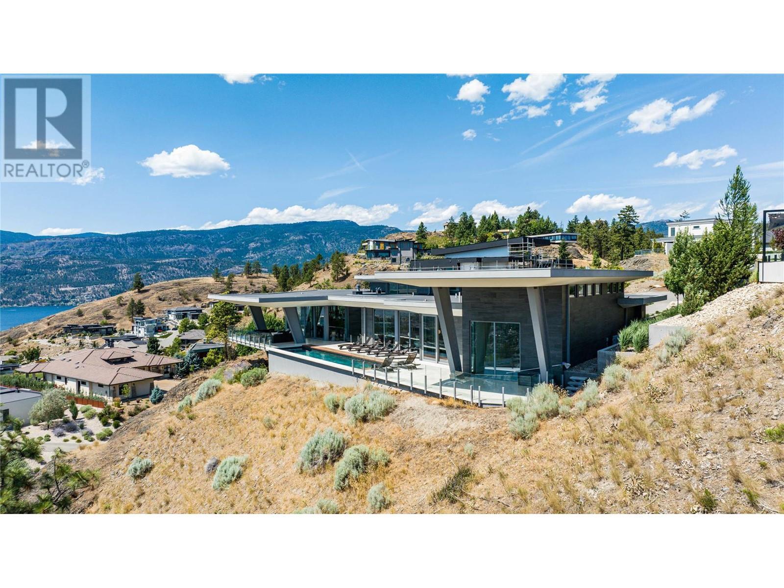 764 Rockcliffe Place. Kelowna, British Columbia
