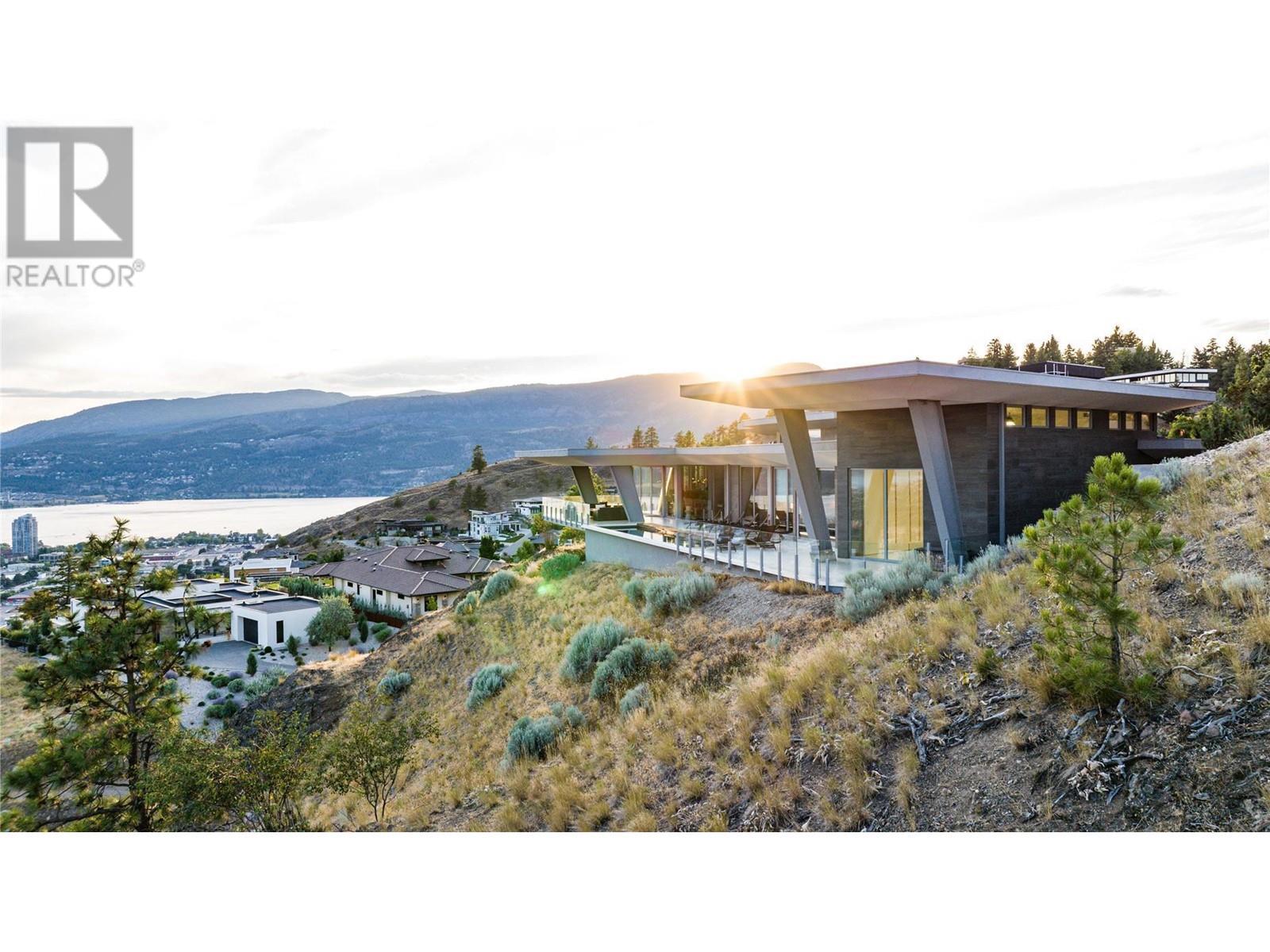 764 Rockcliffe Place. Kelowna, British Columbia