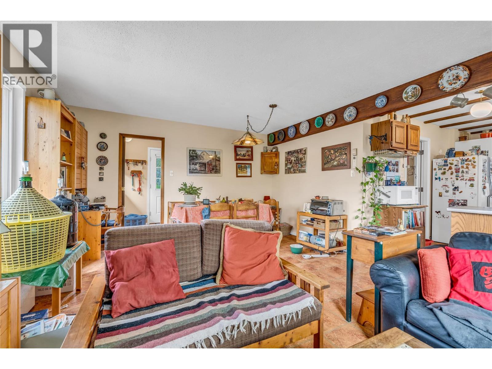 4206 Monro Avenue. Summerland, British Columbia