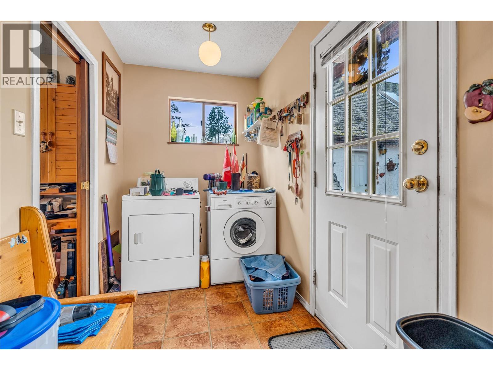 4206 Monro Avenue. Summerland, British Columbia