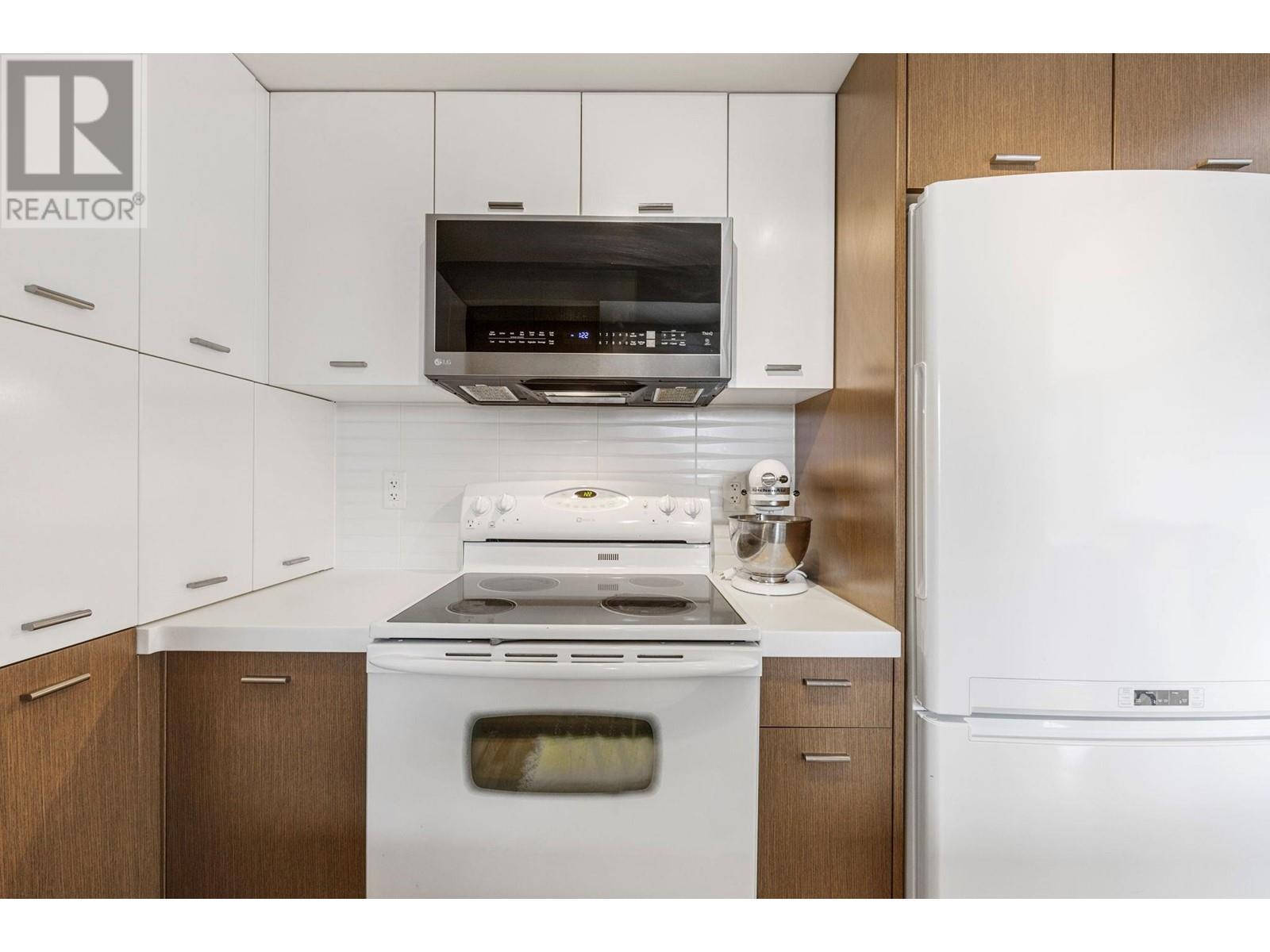 1550 Dickson Avenue Unit# 222. Kelowna, British Columbia