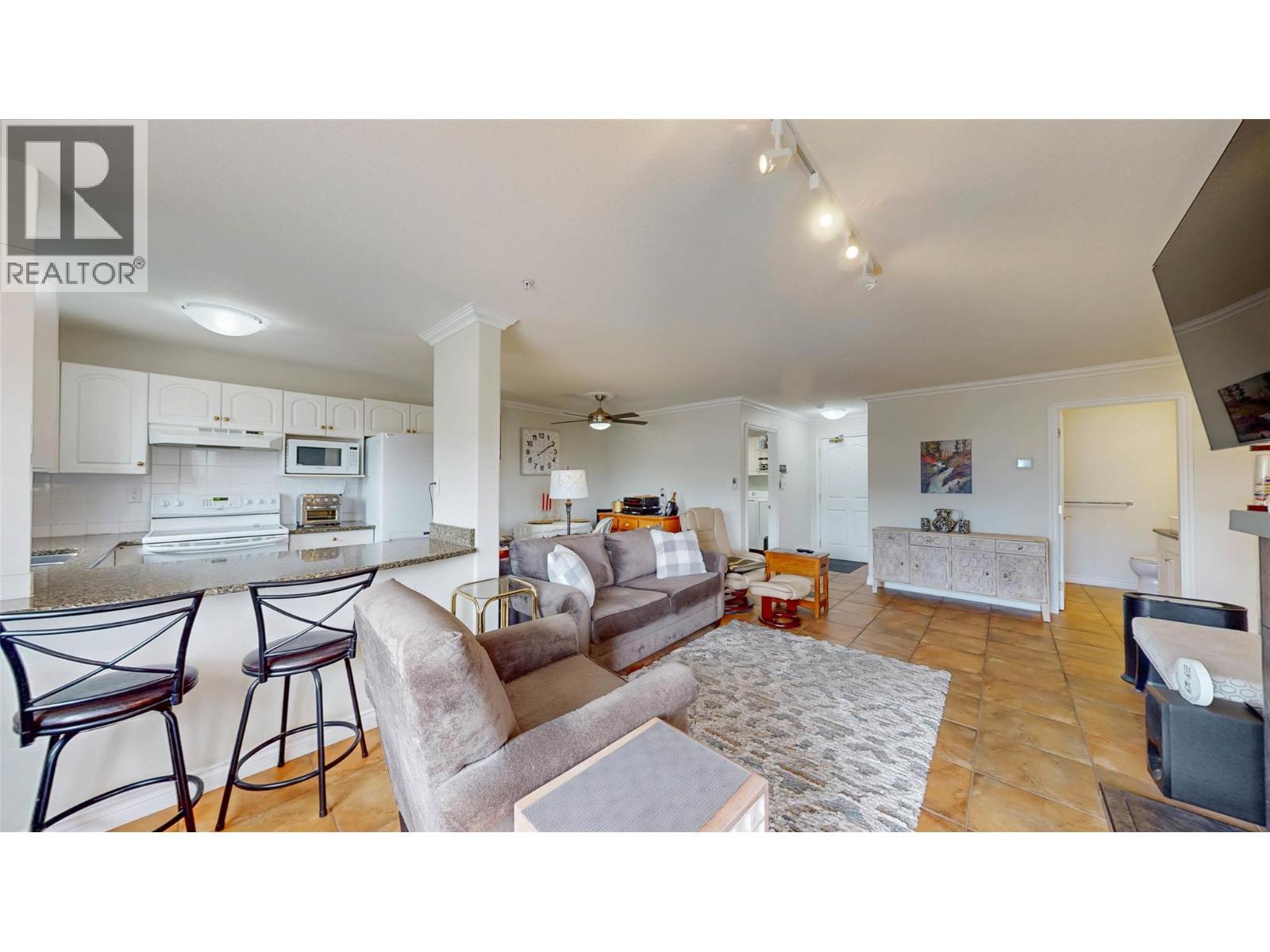 6805 Cottonwood Drive Unit# 206. Osoyoos, British Columbia