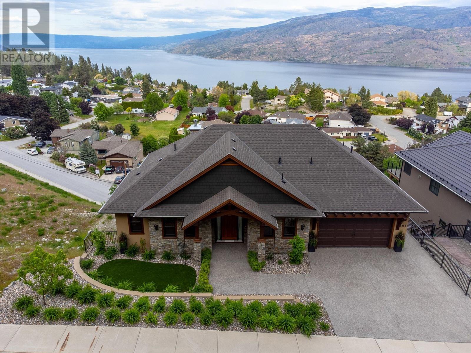 6166 Seymoure Avenue. Peachland, British Columbia