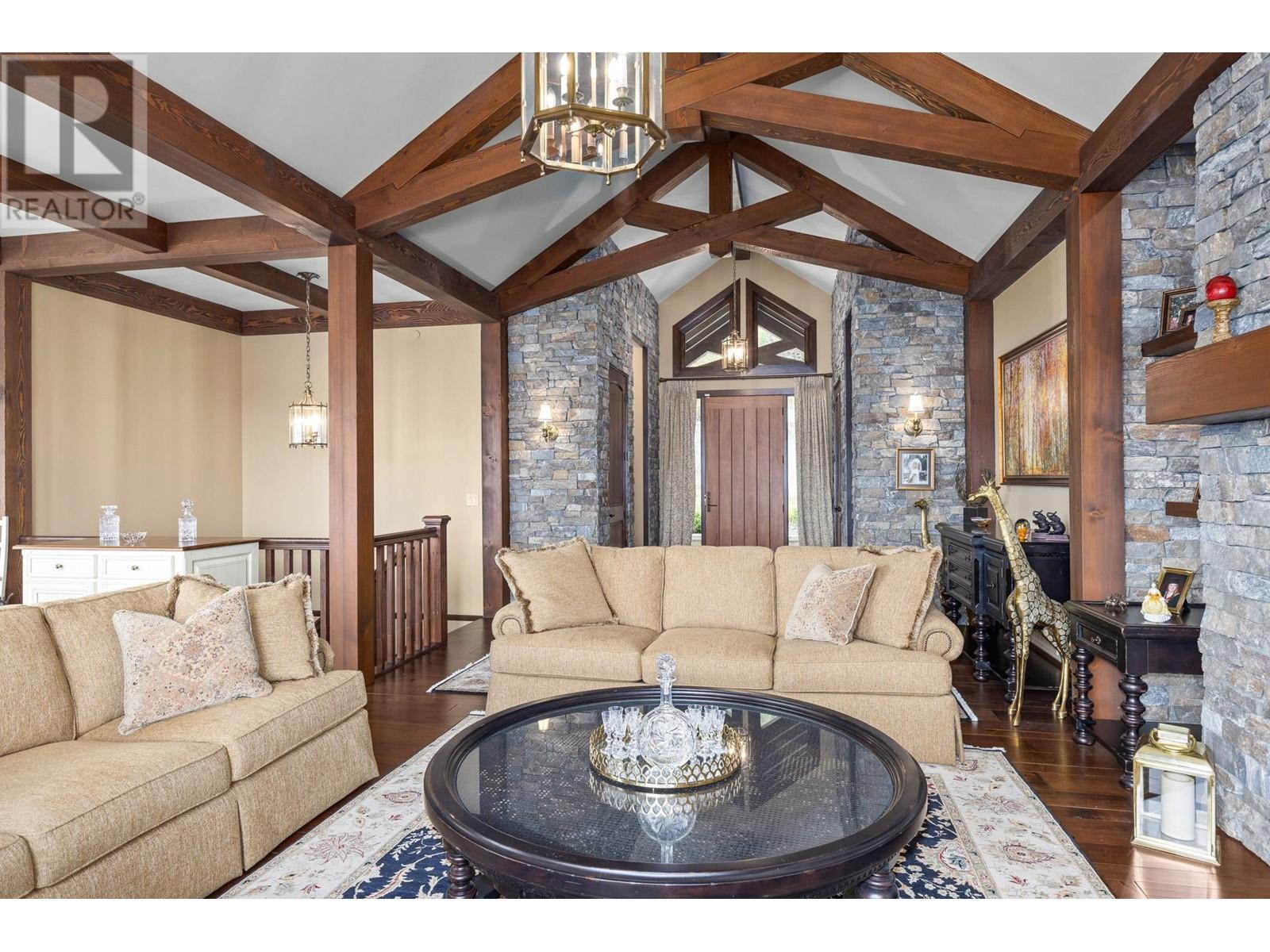 6166 Seymoure Avenue. Peachland, British Columbia