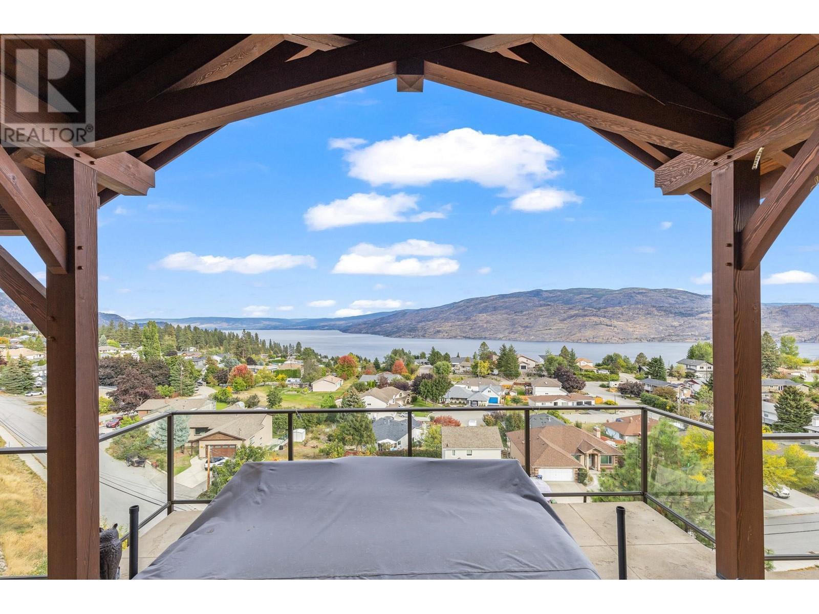 6166 Seymoure Avenue. Peachland, British Columbia