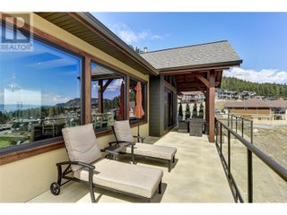 6166 Seymoure Avenue. Peachland, British Columbia