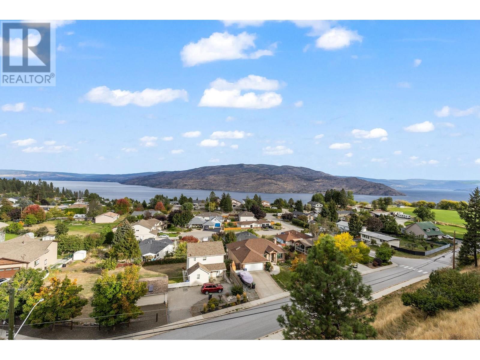 6166 Seymoure Avenue. Peachland, British Columbia