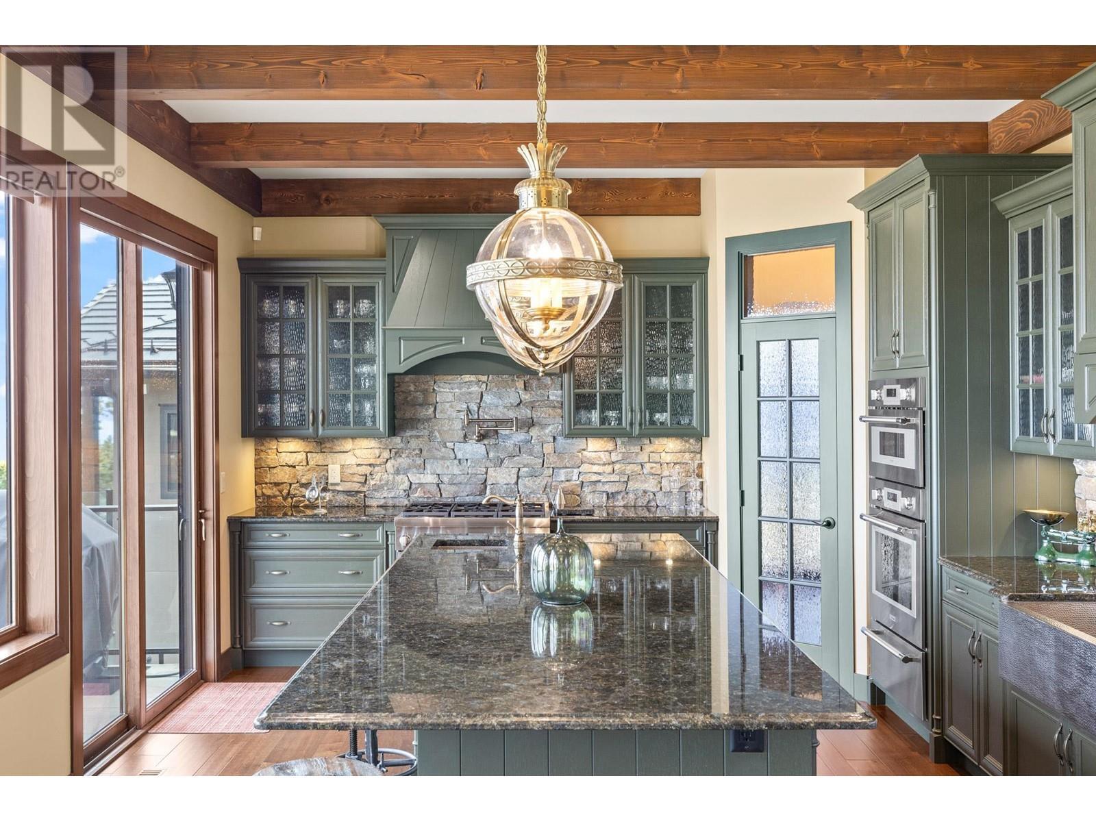 6166 Seymoure Avenue. Peachland, British Columbia